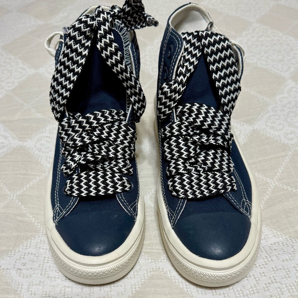 Chuck Taylor All Star Move Platform Women's High-Top Sneakers - Navy and White - Picture 3 of 16
